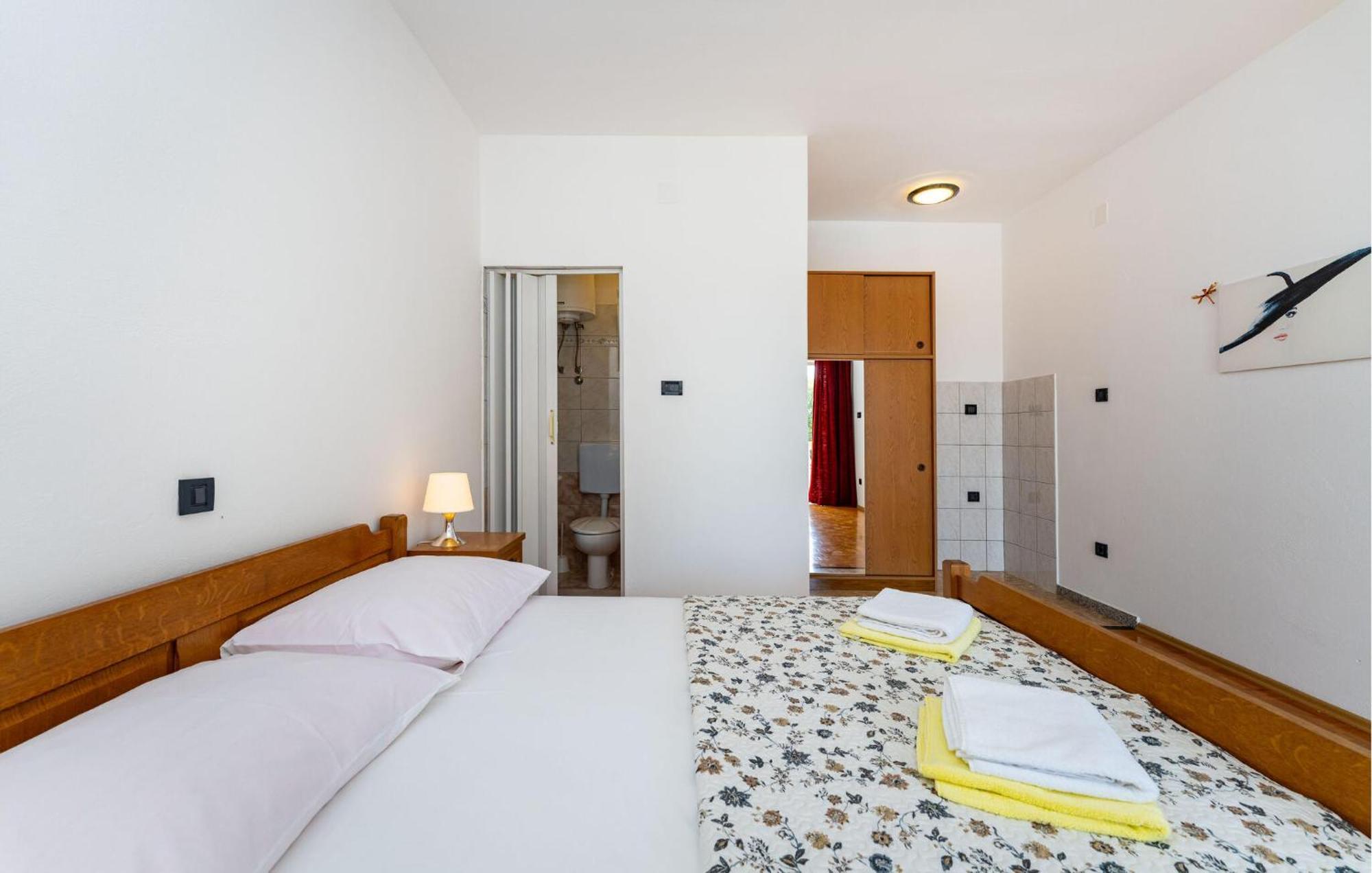 Beautiful Apartment In Galovac With Kitchen מראה חיצוני תמונה