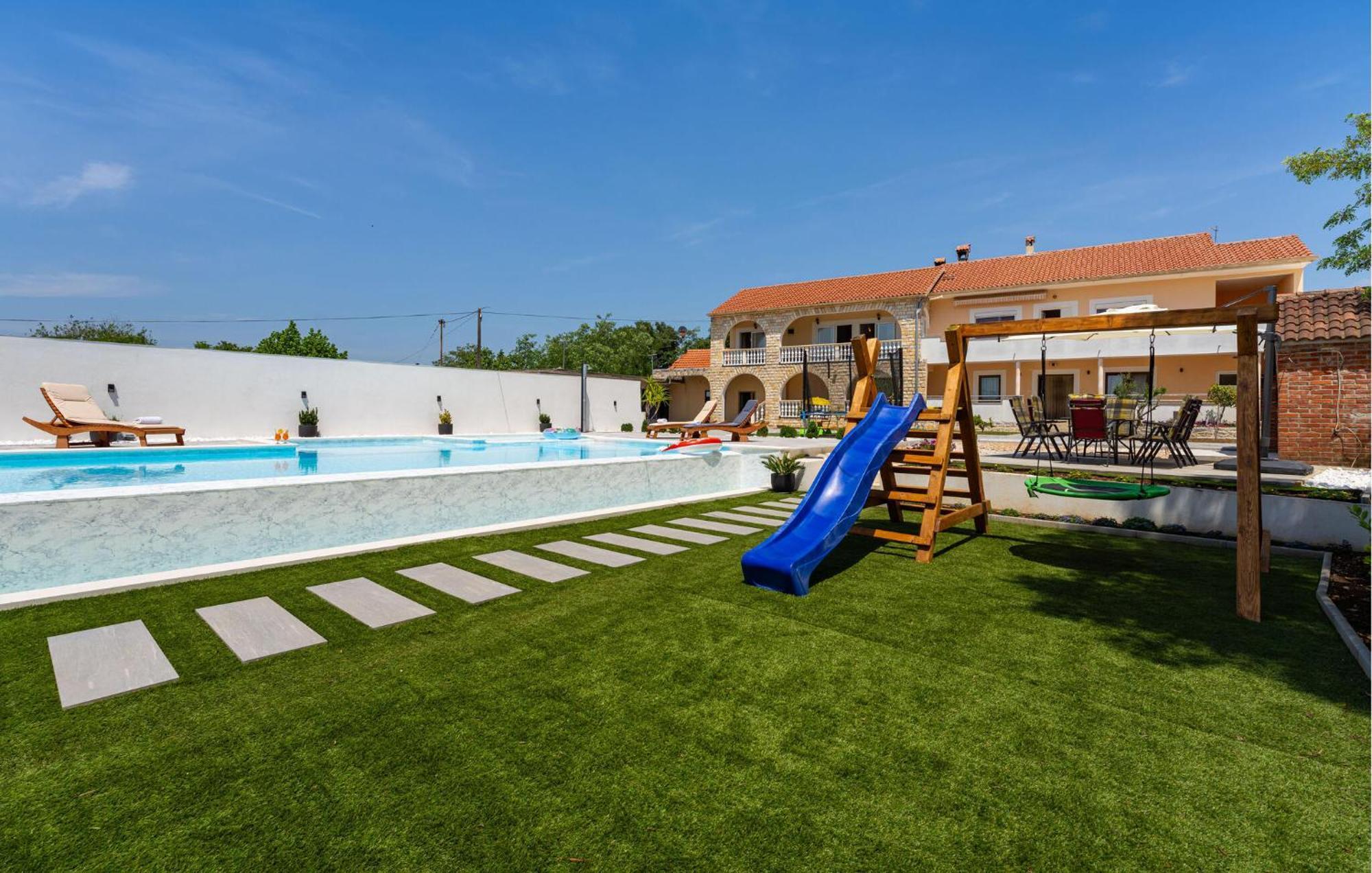 Beautiful Apartment In Galovac With Kitchen מראה חיצוני תמונה